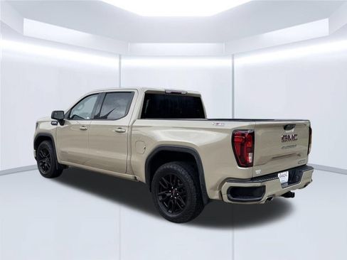 Used 2023 GMC Sierra 1500 Elevation w/ X31 Off-Road Package AWD/4WD image 8