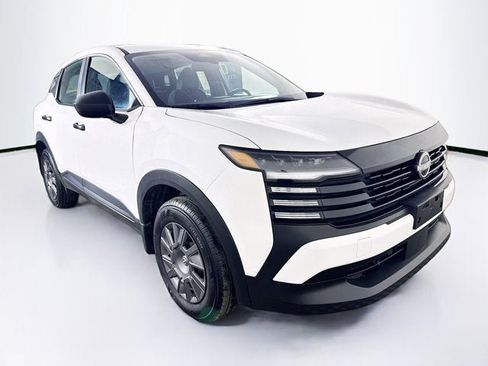 Used 2025 Nissan Kicks S AWD/4WD image 3