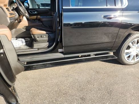 Used 2021 Chevrolet Suburban High Country image 14