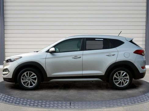 Used 2017 Hyundai Tucson SE w/ SE Popular Package 02 AWD/4WD image 4