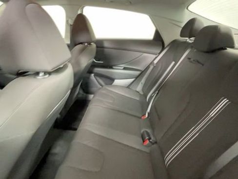Used 2025 Hyundai Elantra SEL FWD image 20