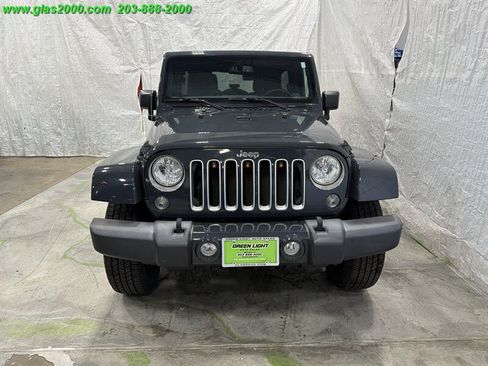 Used 2016 Jeep Wrangler Unlimited Sahara w/ Connectivity Group AWD/4WD image 19