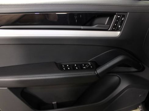 Certified 2026 Porsche Cayenne S AWD/4WD image 19