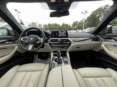 Used 2018 BMW M550i xDrive image 17