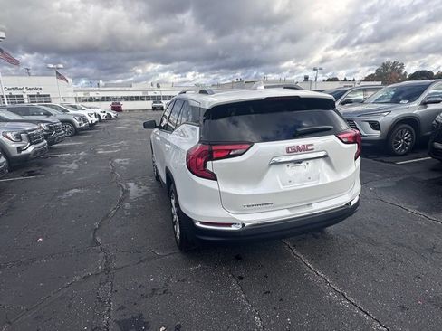 Used 2020 GMC Terrain SLT w/ Preferred Package image 3