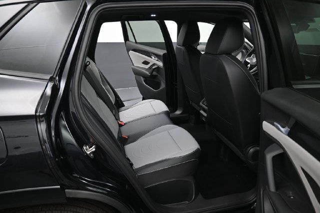 New 2026 Volkswagen Tiguan SE R-Line AWD/4WD image 13