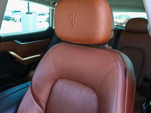 Used 2017 Maserati Levante S AWD/4WD image 33