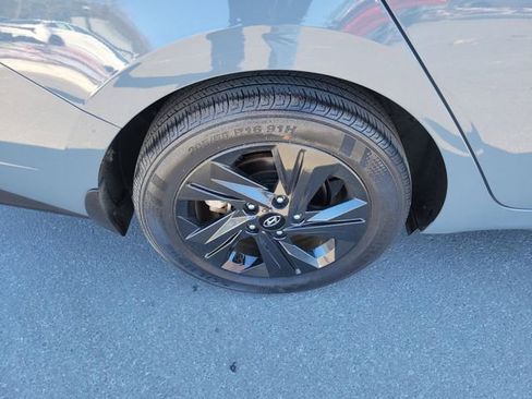 Used 2023 Hyundai Elantra SEL image 7