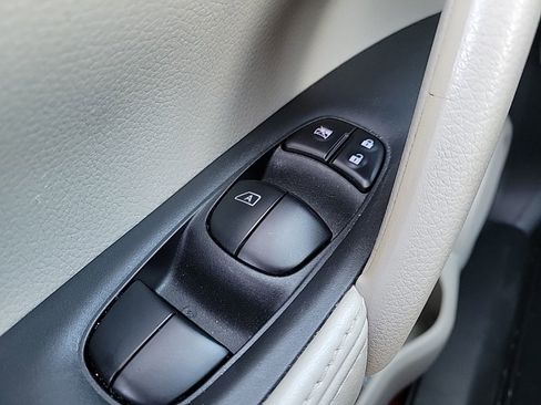 Used 2020 Nissan Rogue Sport SV w/ Technology Package image 28