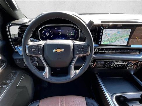 Used 2026 Chevrolet Silverado 3500 High Country w/ Technology Package image 7