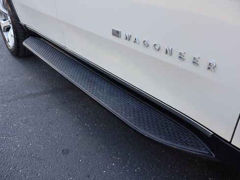 Used 2022 Jeep Wagoneer Series II image 19