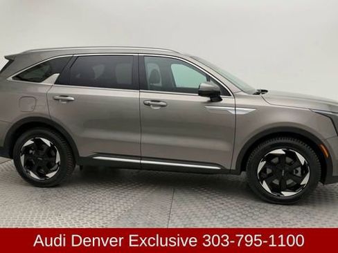 Used 2025 Kia Sorento EX image 9