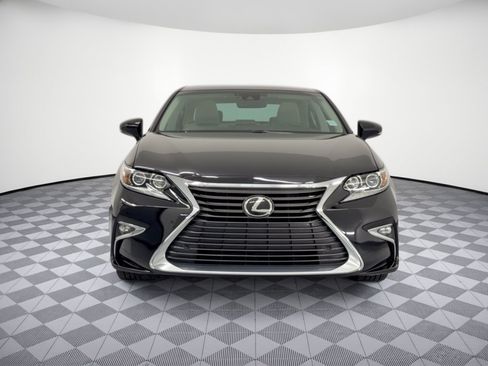 Used 2017 Lexus ES 350 w/ Luxury Package FWD image 6