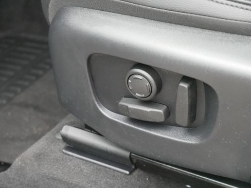 Used 2025 Land Rover Discovery Sport S image 15