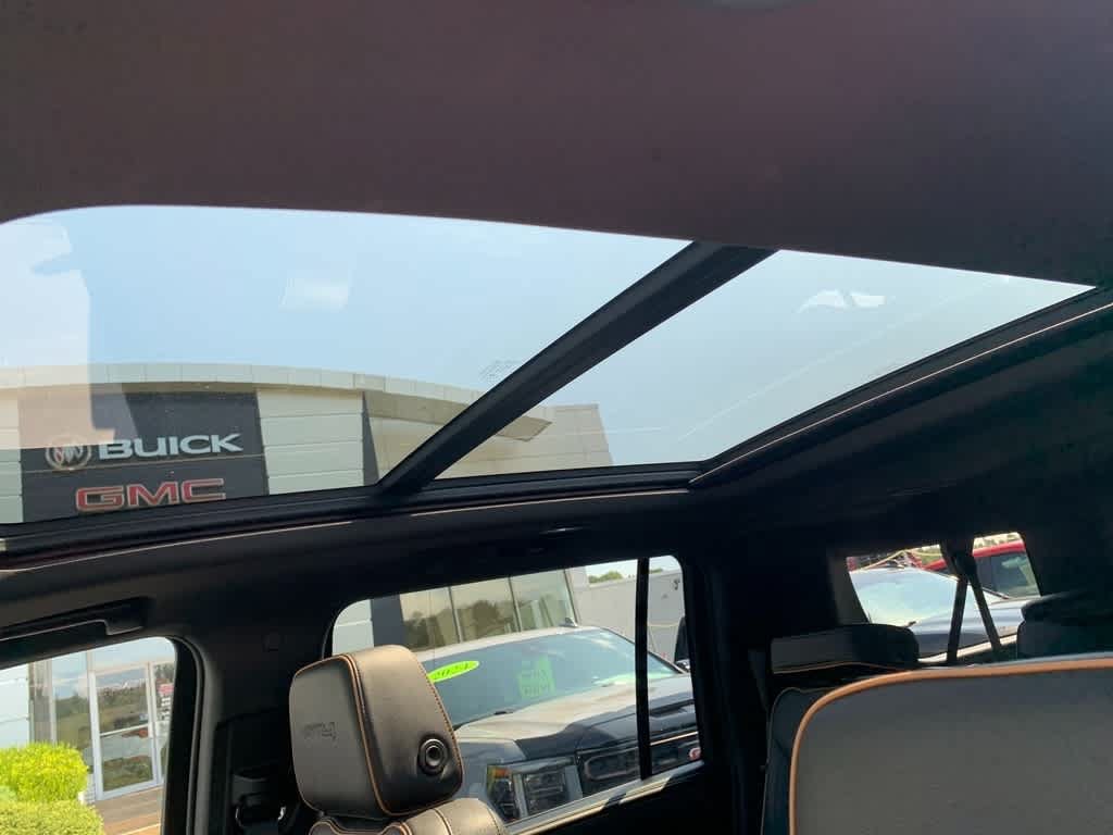 Used 2023 GMC Yukon XL AT4 w/ AT4 Premium Plus Package AWD/4WD image 12