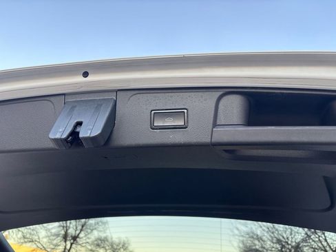 Used 2018 Volkswagen Atlas SE image 29