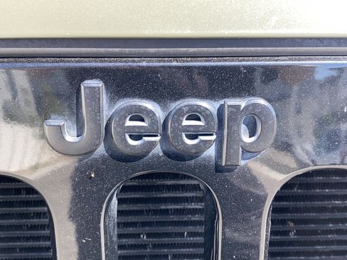 Used 2015 Jeep Wrangler Sport AWD/4WD image 23
