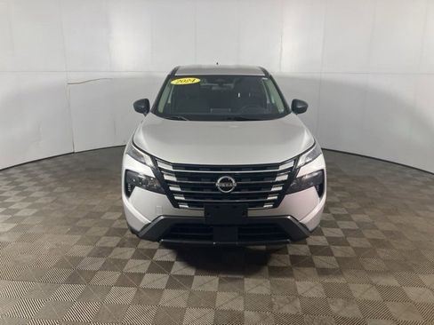 Used 2024 Nissan Rogue S image 3