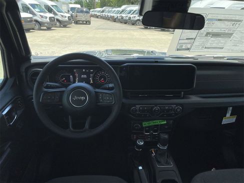 New 2025 Jeep Gladiator Rubicon w/ Convenience Group image 11