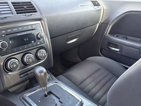 Used 2014 Dodge Challenger SXT RWD image 20