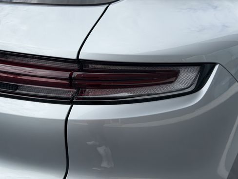 Certified 2024 Porsche Cayenne Turbo AWD/4WD image 14