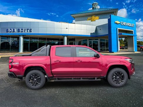 New 2026 Chevrolet Colorado Z71 w/ Midnight Edition AWD/4WD image 7