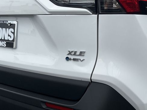 Used 2025 Toyota RAV4 XLE AWD/4WD image 38