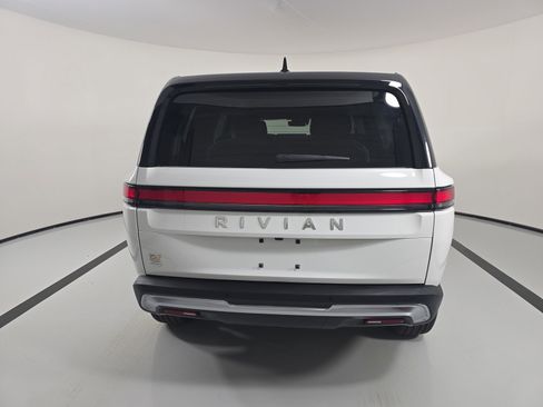 Used 2024 Rivian R1S Adventure AWD/4WD image 4