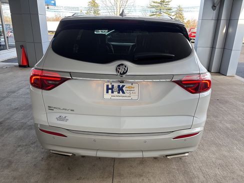 Used 2022 Buick Enclave Essence image 28