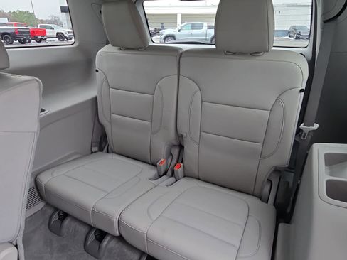 Used 2021 GMC Acadia SLT image 9