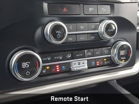 Used 2023 Ford Expedition Max XLT image 21