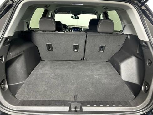 Used 2023 GMC Terrain SLE image 27