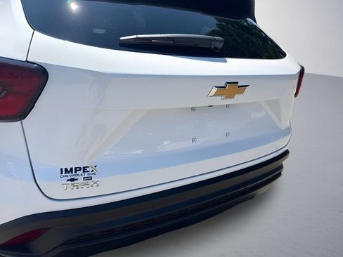 New 2026 Chevrolet Trax LS FWD image 26