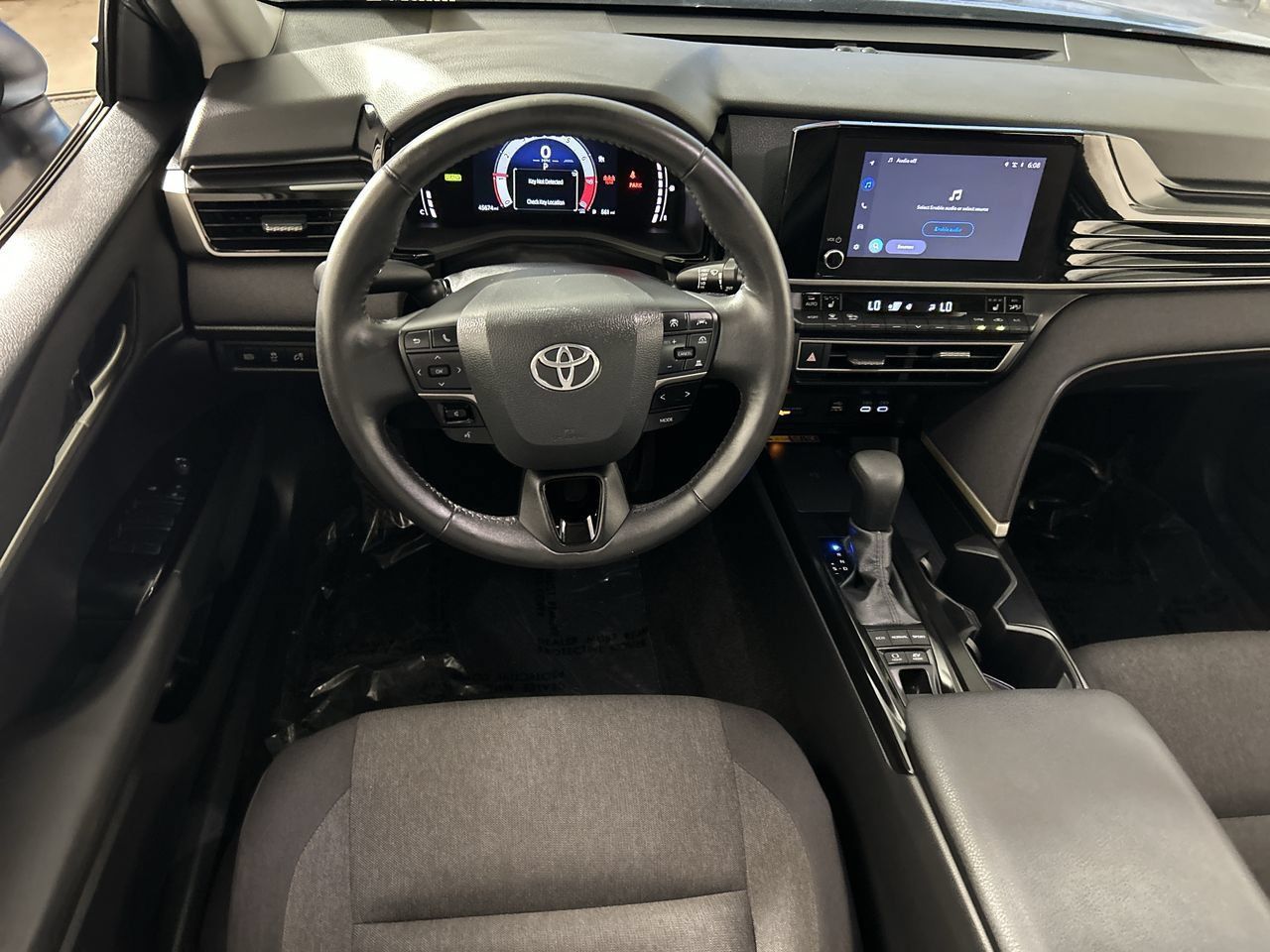 Used 2025 Toyota Camry LE w/ Convenience Package FWD image 23