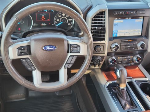 Used 2019 Ford F150 King Ranch w/ Equipment Group 601A Luxury AWD/4WD image 27