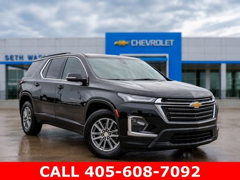 Used 2023 Chevrolet Traverse LT w/ Rear Camera Mirror Package AWD/4WD image 1