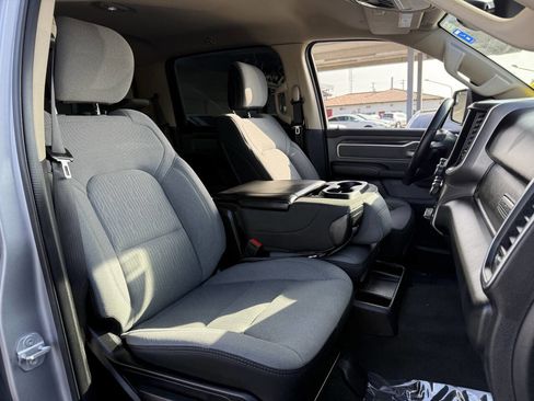 Used 2019 RAM 1500 Big Horn image 14