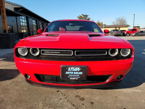 Used 2016 Dodge Challenger SXT Plus image 2