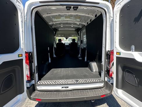 New 2026 Ford Transit 250 148 Medium Roof w/ Load Area Protection Package RWD image 20