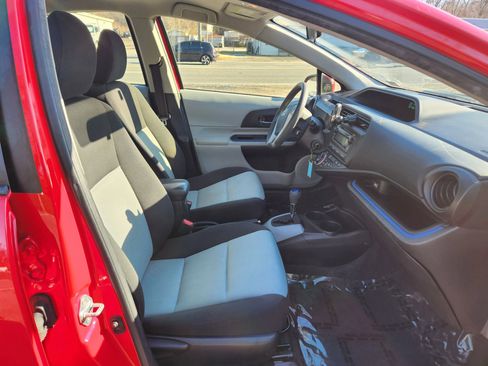 Used 2013 Toyota Prius C Two image 18