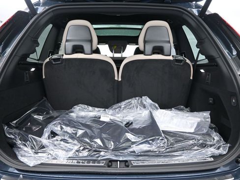 New 2026 Volvo XC90 B6 Plus w/ Protection Package image 25