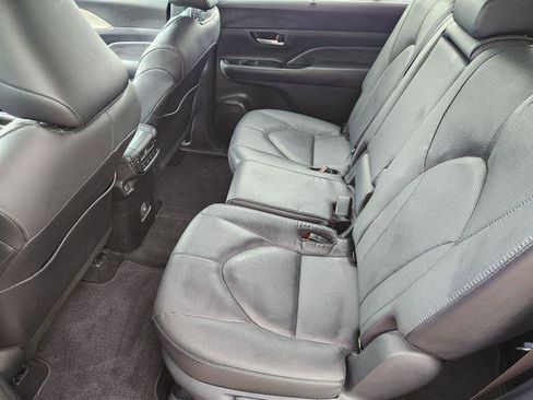 Certified 2025 Toyota Grand Highlander FWD image 24