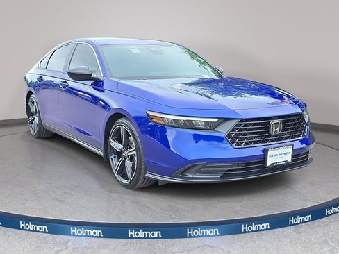 Used 2023 Honda Accord Sport image 4