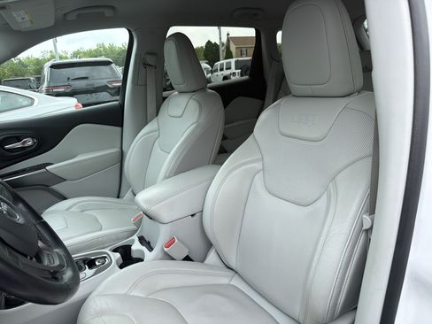 Used 2020 Jeep Cherokee Limited AWD/4WD image 15