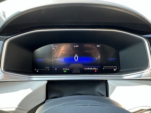 Used 2025 Volkswagen Taos SE w/ Panoramic Sunroof Package image 26