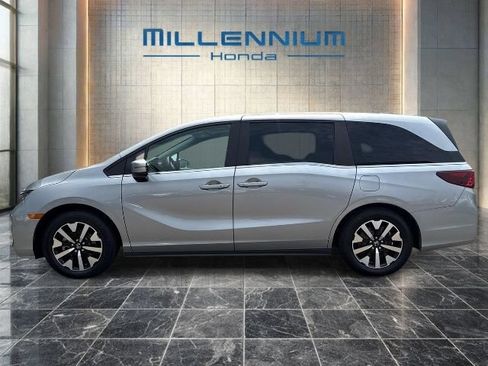 Certified 2026 Honda Odyssey EX-L image 2