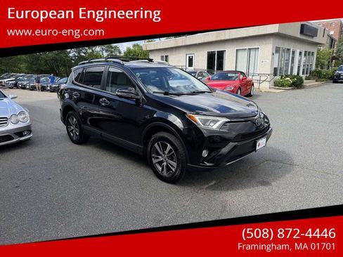 Used 2017 Toyota RAV4 XLE AWD/4WD image 1