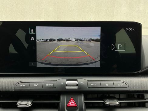 Used 2025 Kia K4 LXS image 32