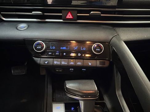 Used 2021 Hyundai Elantra SEL w/ Convenience Package FWD image 20