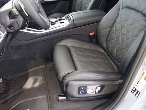 New 2026 BMW X5 M60i w/ Climate Comfort Package image 8